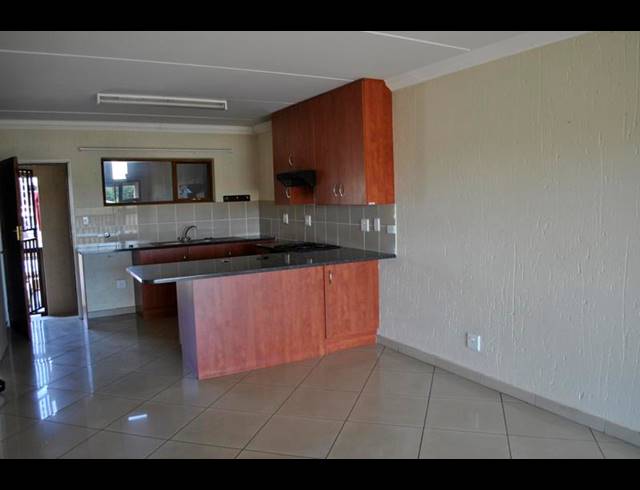 1 BEDROOM APARTMENT FOR SALE IN SUNNINGHILL